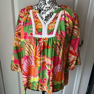 Crown & Ivy colorful blouse. PXL